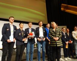 Mitropacup winners Germany: Frederik Svane, Dmitrij Kollars, Rasmus Svane and Alexander Donchenko with DSB President Ingrid Lauterbach. Matthias Bluebaum and captain Jan Gustafsson are missing.