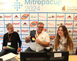 Axel Eger, Wolfgang Hoppe with his Olympic gold from 1984 and Katharina Reinecke